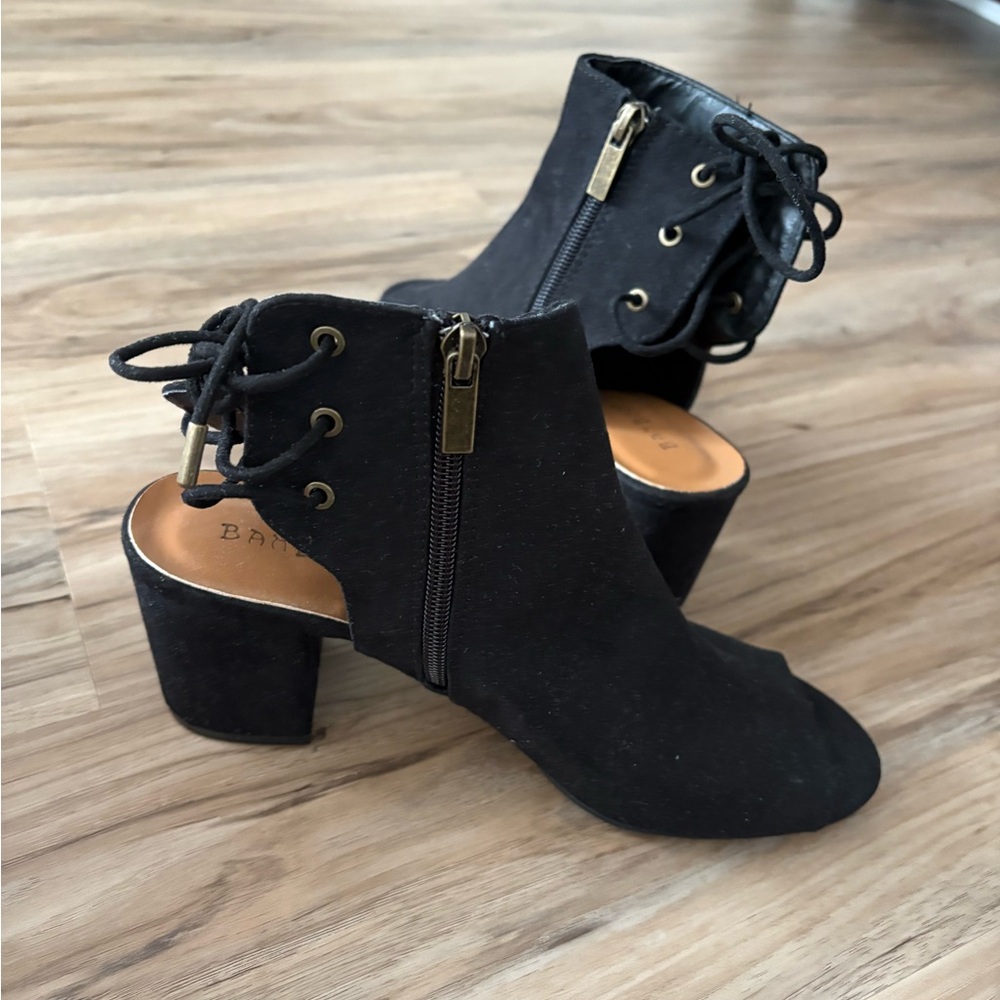 Black Peep-Toe Block Heel Ankle Sandals - Picture 5 of 6